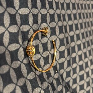 Tory Burch Elegant Gold Hoop Earring
